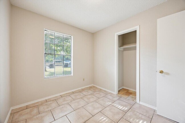 Building Photo - 4807 Brook Crest Rd
