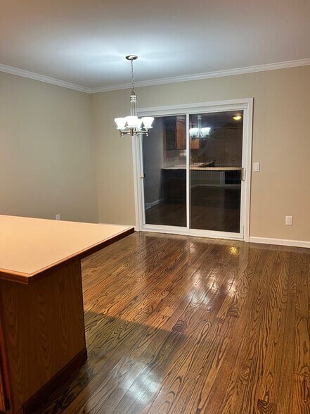 Building Photo - 38215 Circle Dr