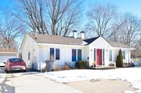 Building Photo - 2 Bedroom One Bath Duplex with detached garage