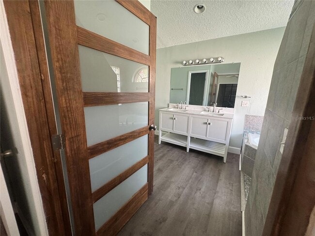 Building Photo - 10941 Mill Pond Way