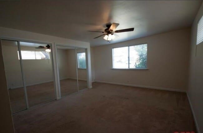 Building Photo - Beautiful 3 Bedroom 2 Bathroom Home Available 4/1/2026