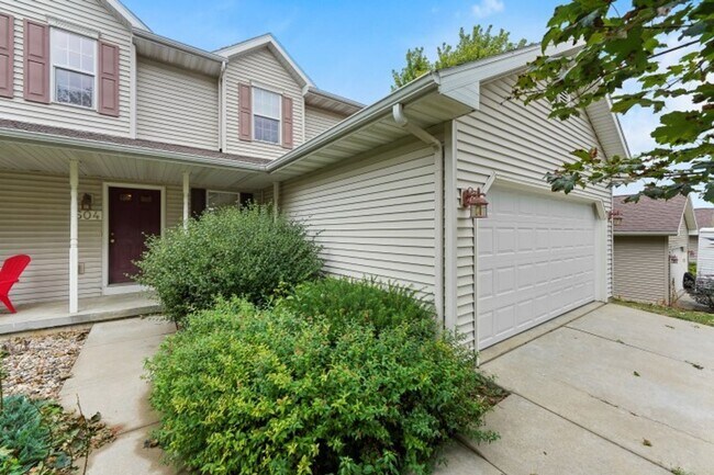 Building Photo - 612-614 Meadow View Rd