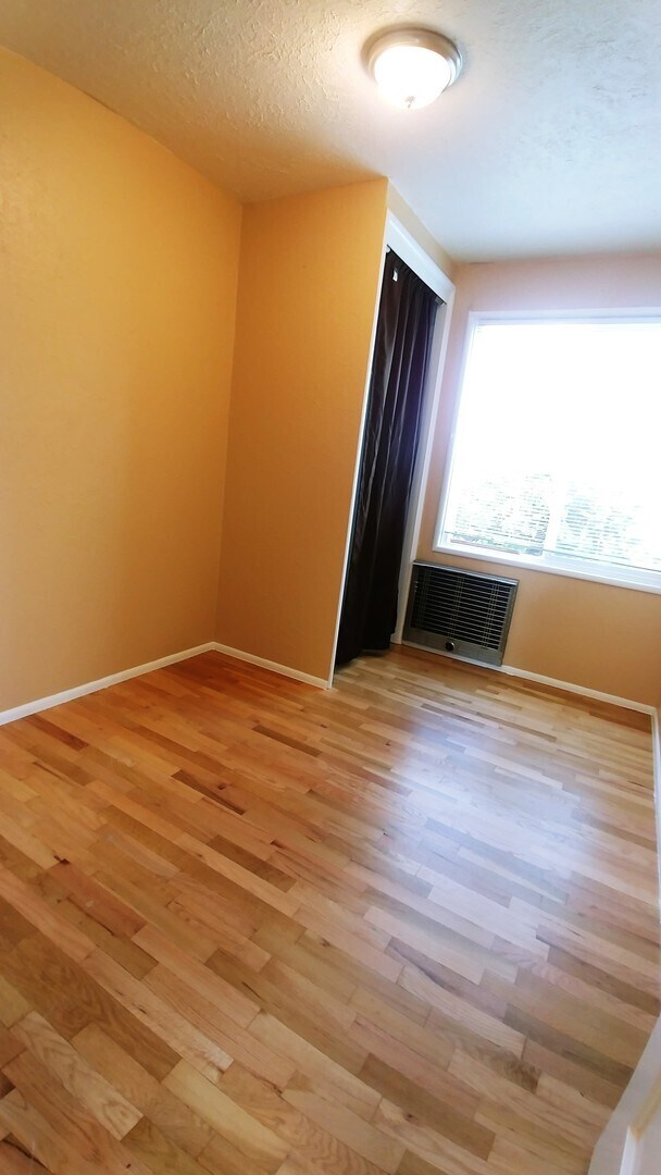 Building Photo - Three Bedroom Rambler in the North End!