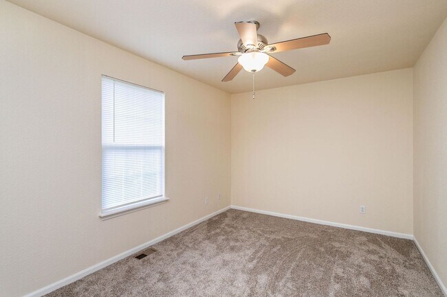 Building Photo - 4522 Waterloo Dr
