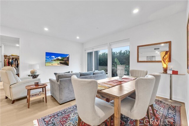 Building Photo - 4202 Rivington