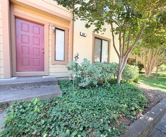 Building Photo - Charming Two-Story Petaluma Home – Private Yard & Community Amenities
