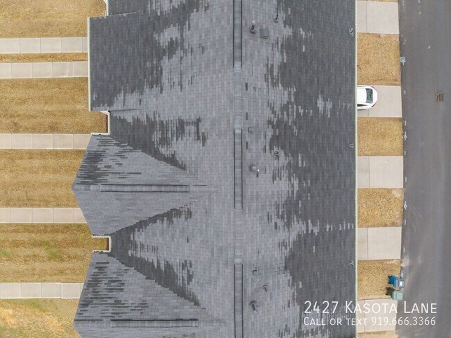 Building Photo - 2427 Kasota Ln