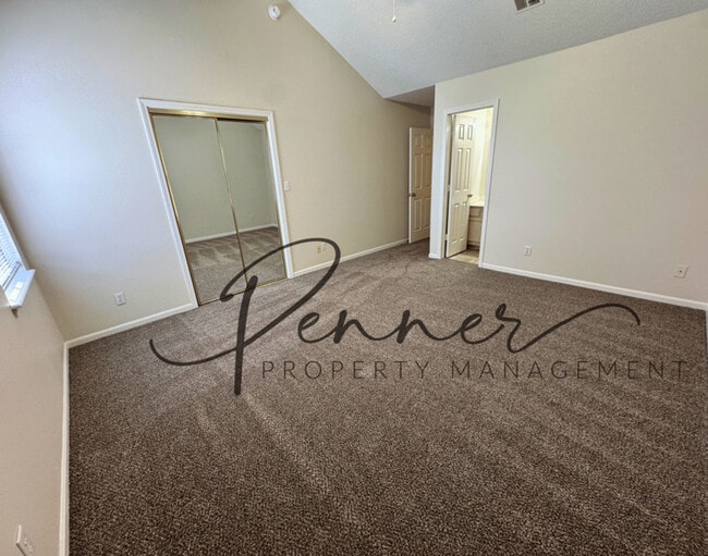 Building Photo - 4617 NE Whispering Winds Dr