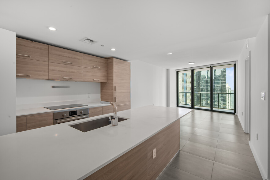 Building Photo - 1300 S Miami Ave
