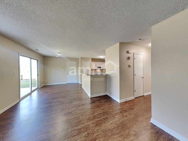 Building Photo - 155 Camforth Dr