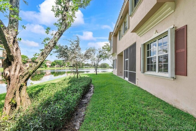 Building Photo - 3505 Lakeside Dr
