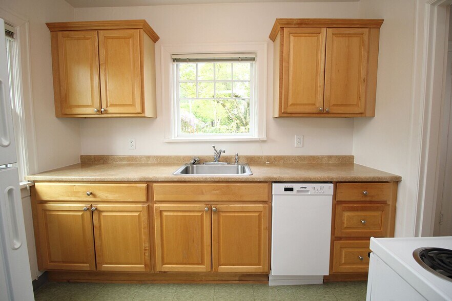 Building Photo - 2703 NW Raleigh St