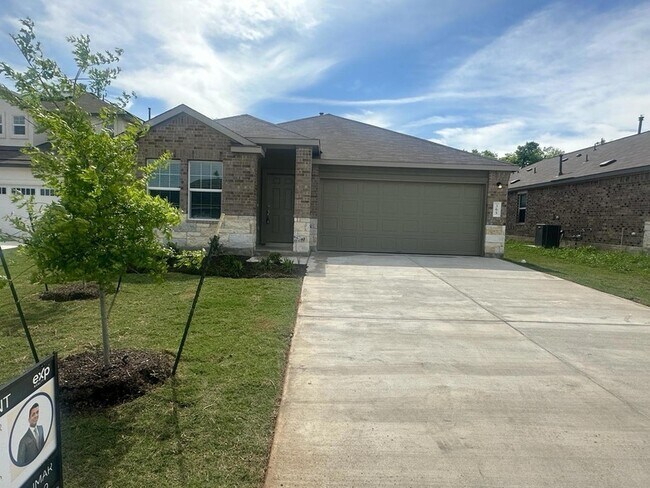 Building Photo - 365 Sonterra Dr