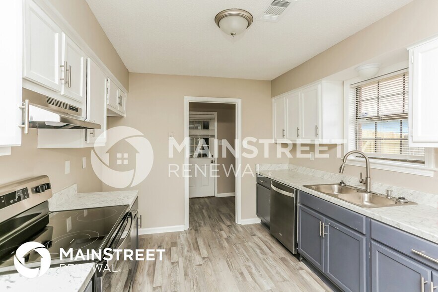Building Photo - 5299 Shady Ridge Dr