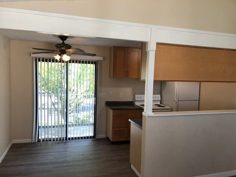 Primary Photo - 2524 Winchester Dr