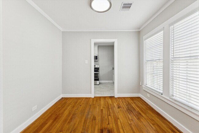 Building Photo - 1810 W Alabama St