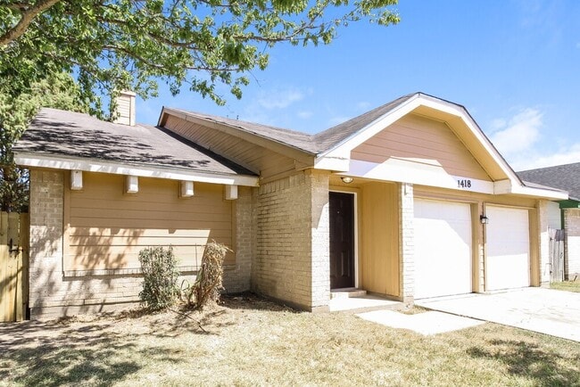 Building Photo - 1418 Hunters Park Dr