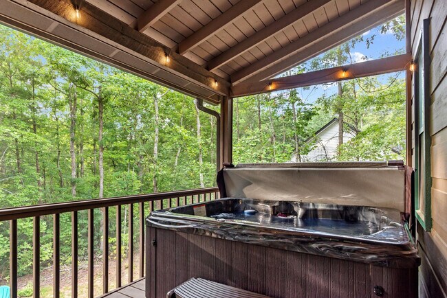 Building Photo - 4050 Henson Rd