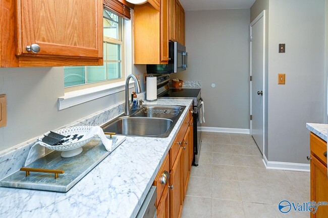 Building Photo - 344 Autumn Ln