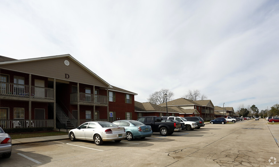 Building Photo - The Gables on Holley