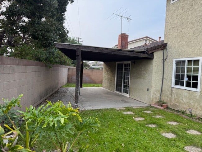 Building Photo - ***READY FOR IMMEDIATE OCCUPANCY*** 3BD/2.5BA HOME IN ARTESIA***