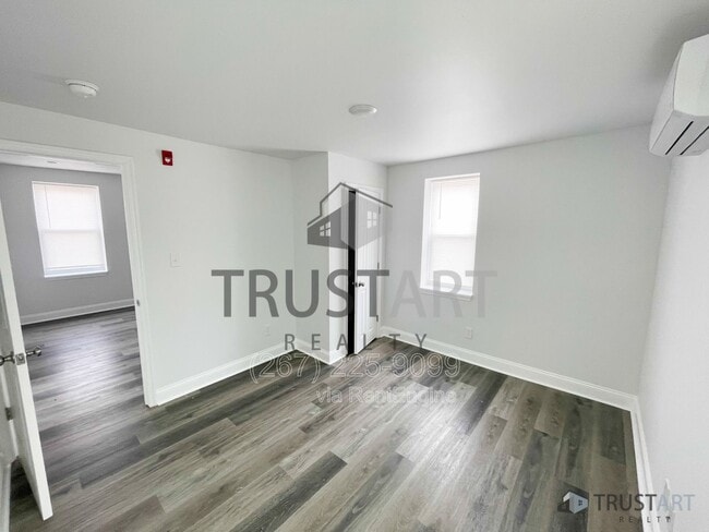 Building Photo - 4732 Longshore Ave