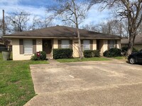 Building Photo - Upgraded Duplex in a Convenient Boonville ...