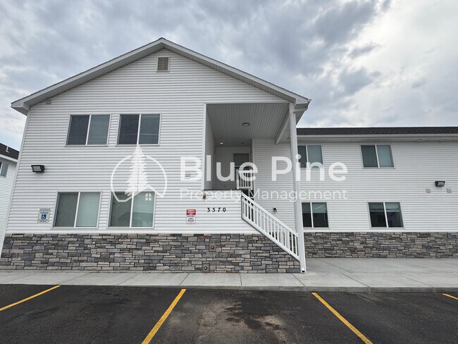 Primary Photo - 3570 Colt Cir