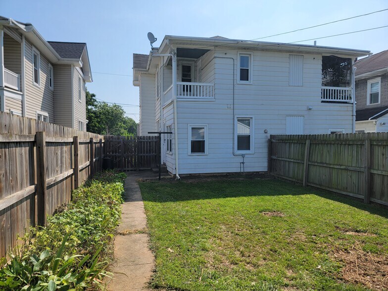Building Photo - 316 W Sunset Ave