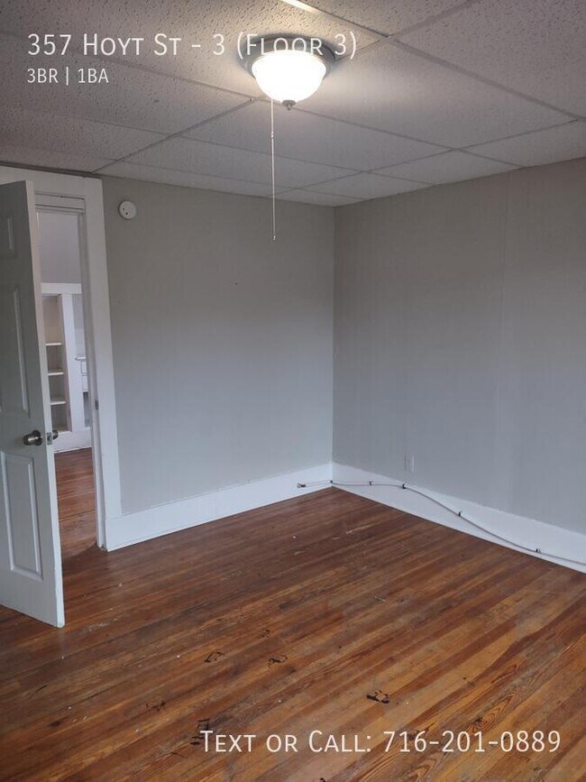 Building Photo - 357 Hoyt St