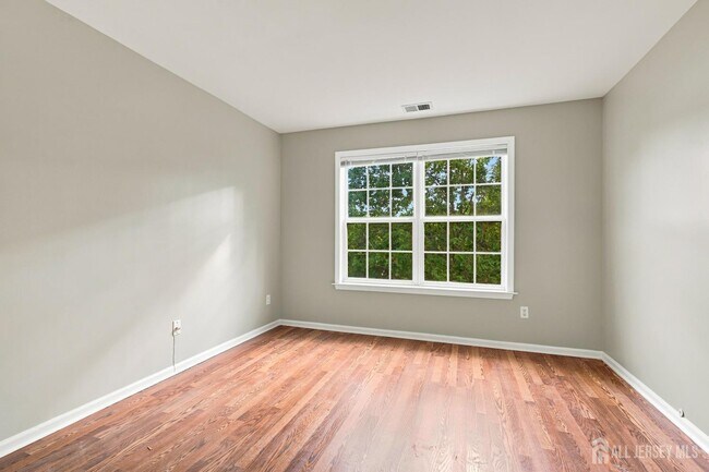 Building Photo - 1634 Waterford Dr