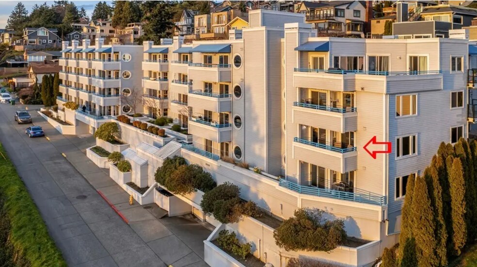 Building Photo - 2244 13th Ave W