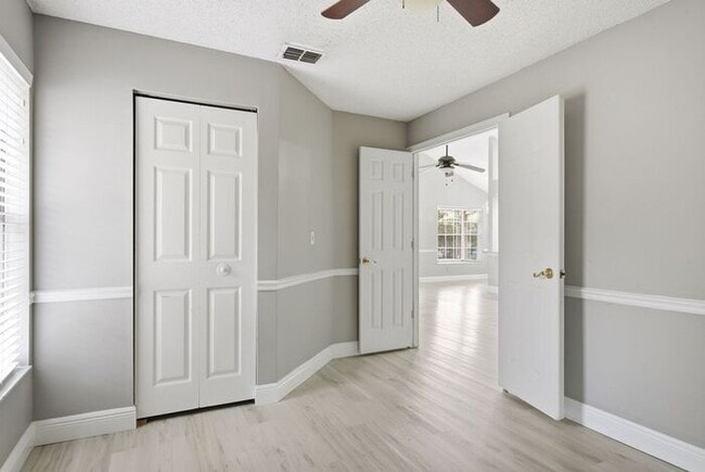 Building Photo - Single Family Home in Lake St George