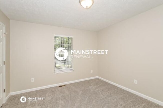 Building Photo - 3 Bedroom Pet-Friendly Home in Locust Grove, GA with Main Street Renewal