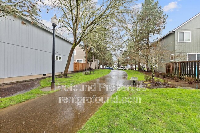 Building Photo - 17634 SW September Ln