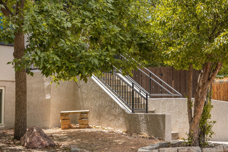 Building Photo - 2429 W Saint Vrain St