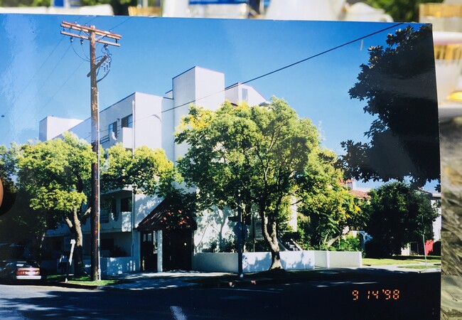 Primary Photo - 102 S Clark Dr