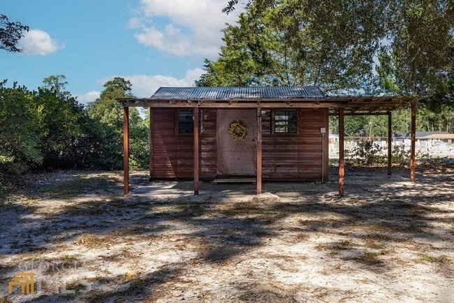 Building Photo - 404 E First St