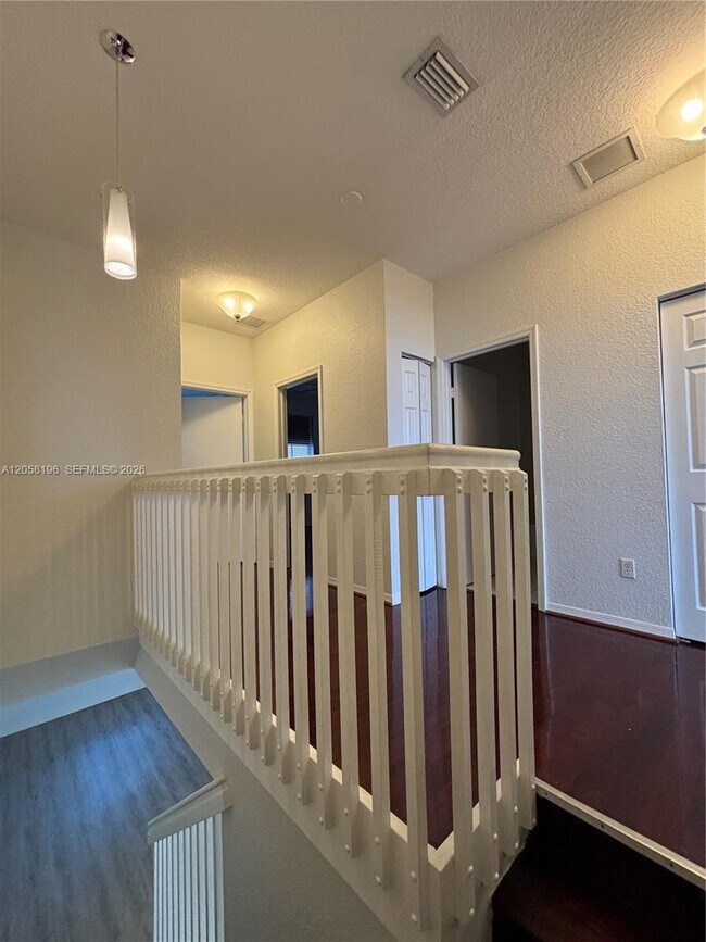 Building Photo - 4931 N Harbor Isles Dr