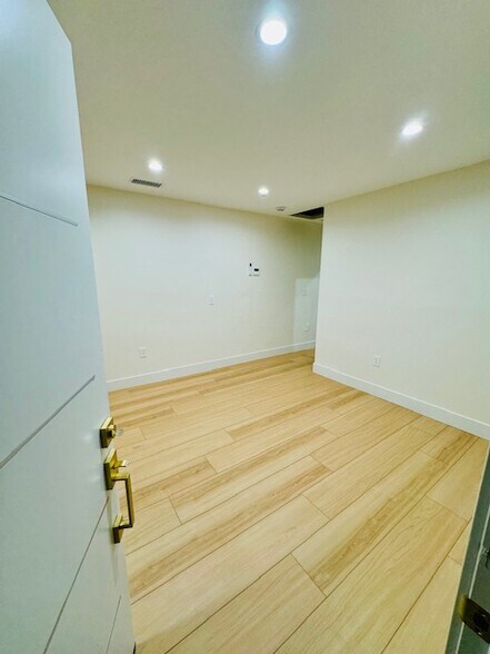 Building Photo - 8311 Kittyhawk Ave