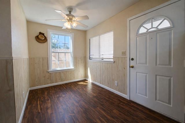 Building Photo - 1716 N Ridgewood Dr