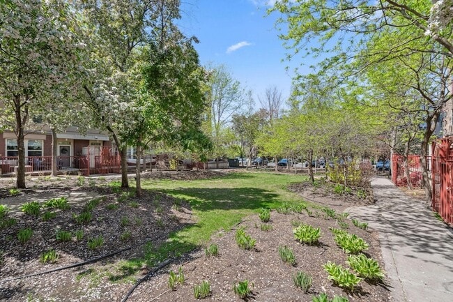 Building Photo - 675 N 1st St