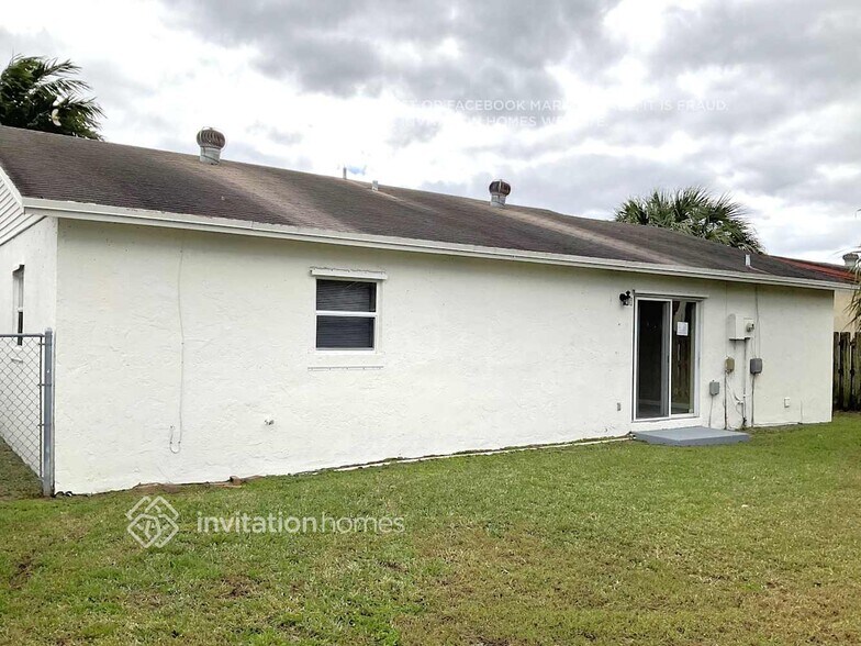 Building Photo - 7939 SW 3rd St