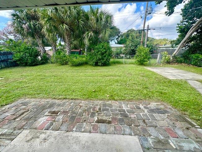 Building Photo - 350 Vesta Cir