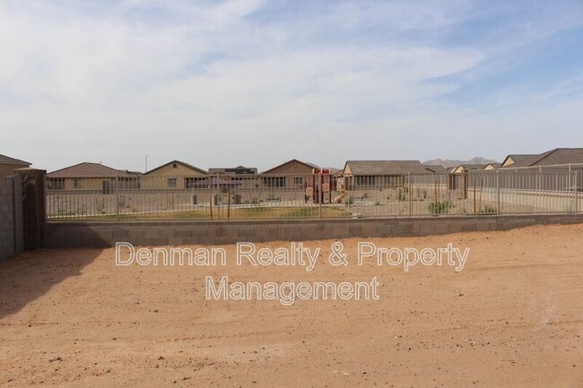 Building Photo - 1552 E Inouye Dr