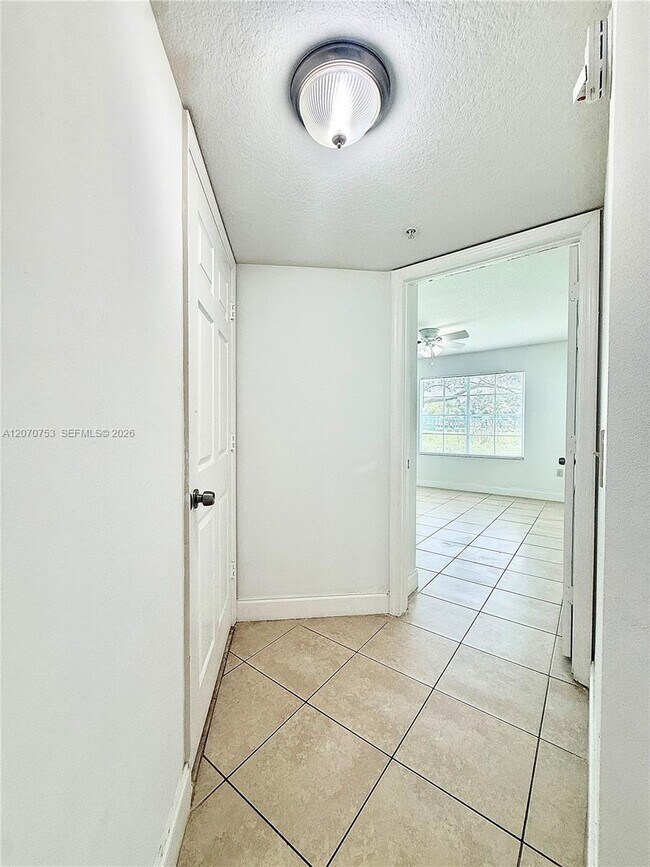 Building Photo - 4171 San Marino Blvd