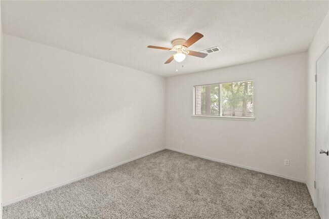 Building Photo - 14110 Saddlebend Dr