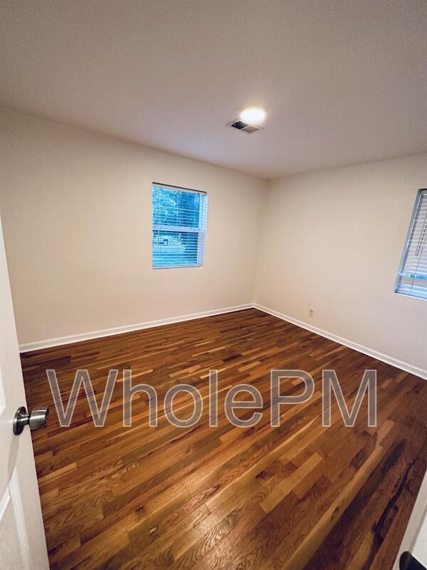 Building Photo - 6095 Pierce St