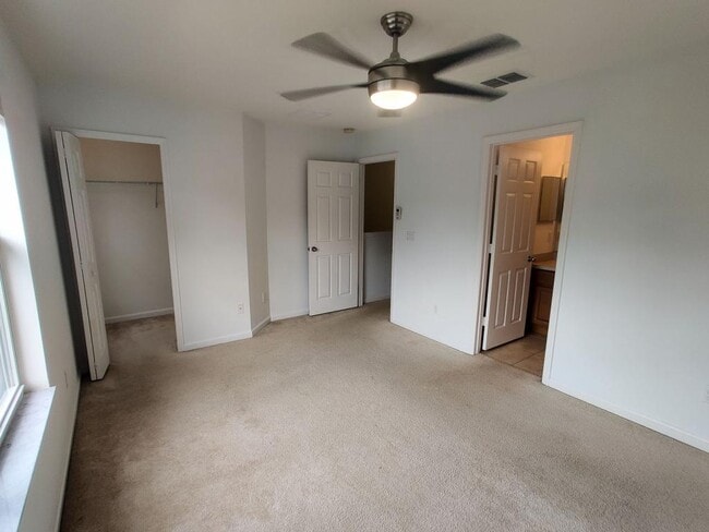 Building Photo - 11855 Deer Path Way