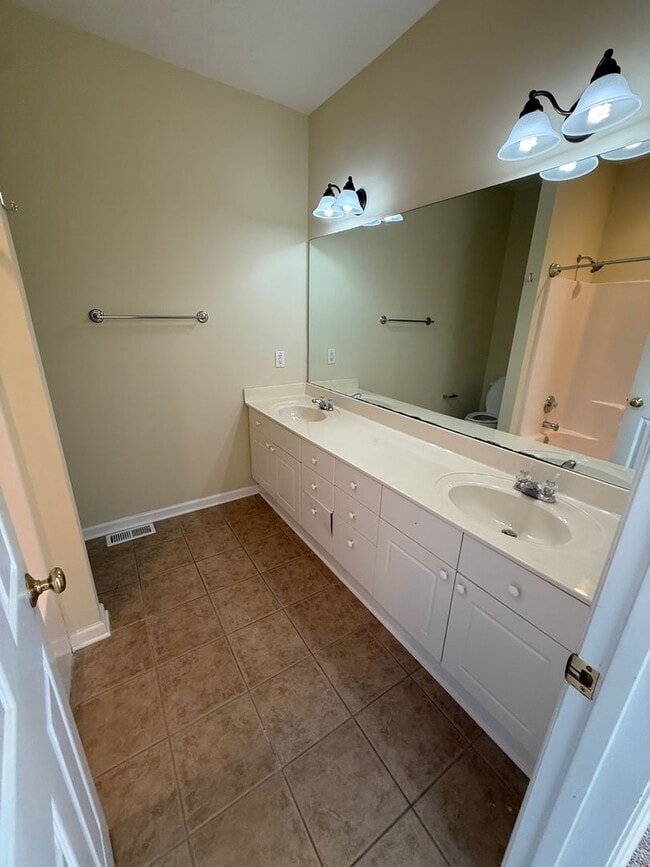 Building Photo - 1257 N Dean Rd